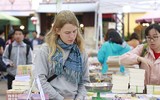 Thăm hội sách mùa Xuân Thăng Long tại hồ Văn